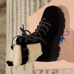 New black sherpa lined boots
